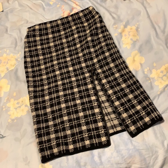 Skirt - Picture 2 of 2
